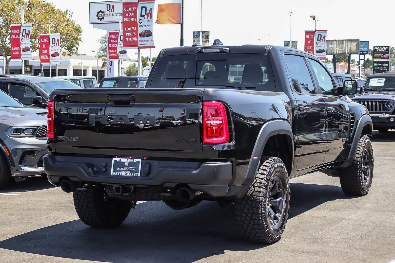 New 2026 Diamond Black Crystal Pearl-Coat Exterior Paint RAM RHO image 4