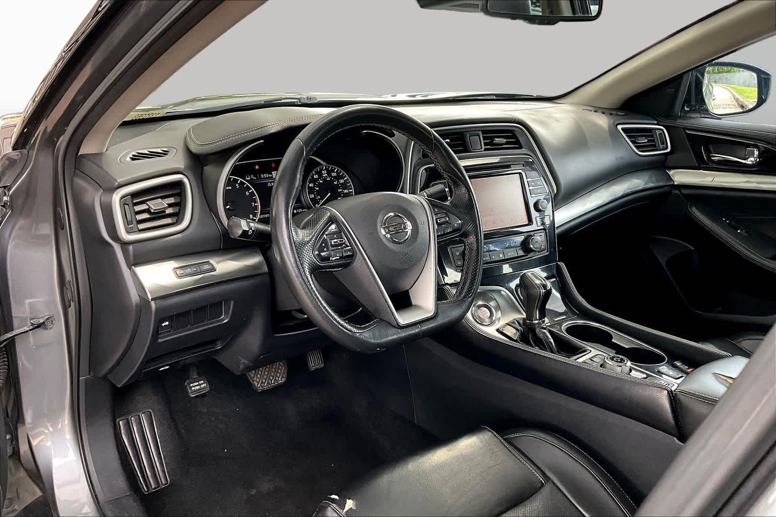 Used 2020 Gun Metallic Nissan SV image 17