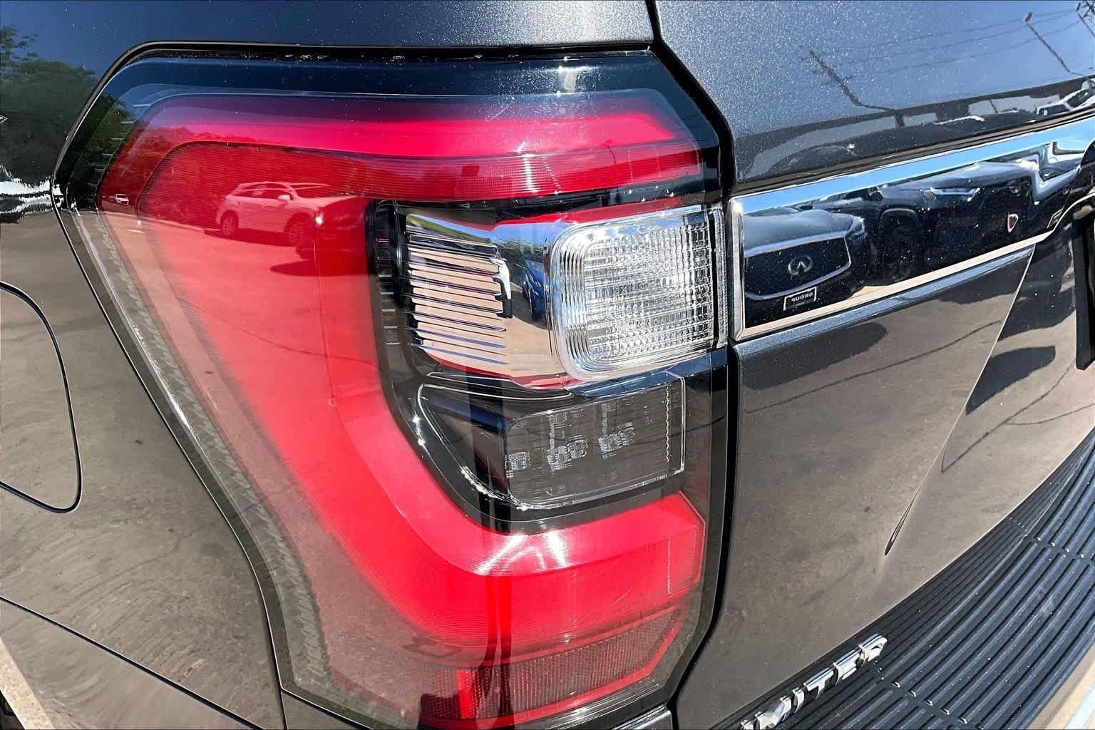 Used 2019 Magnetic Ford Limited image 28
