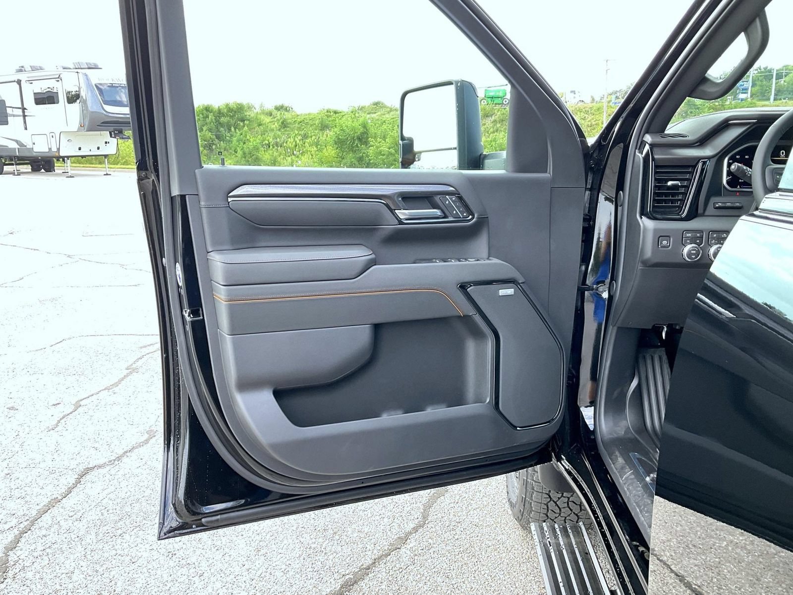 2026 GMC Sierra 2500HD AT4 - Photo 9