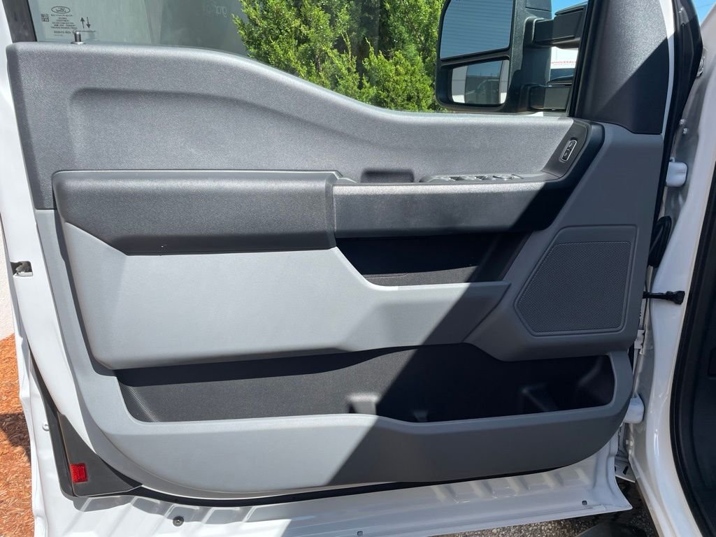 New 2026 Oxford White Ford F-350® XL image 14