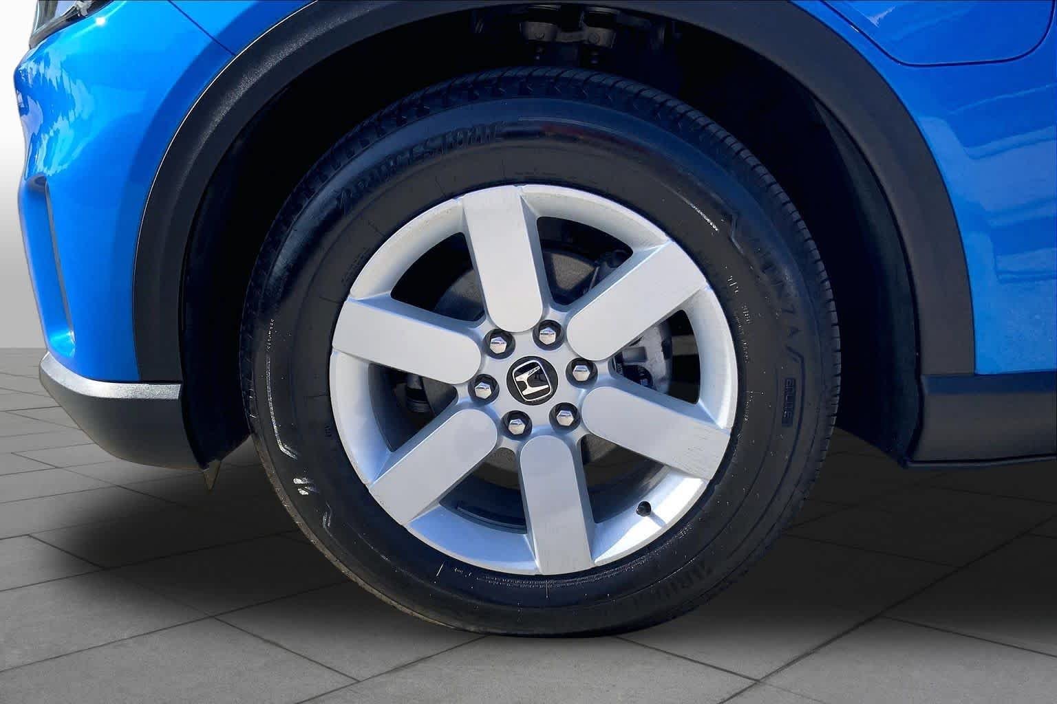 Used 2024 Pacific Blue Metallic Honda EX image 10