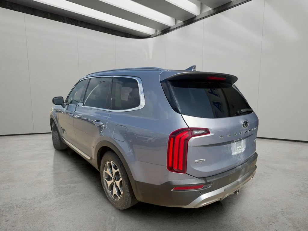 Used 2020 Everlasting Silver Kia EX image 3