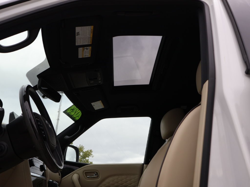 Used 2023 Moonstone White INFINITI Sensory image 43