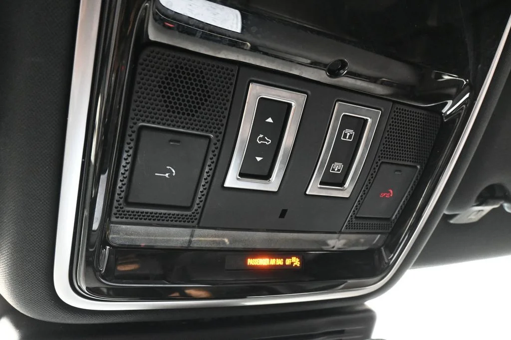 Used 2025 Gray Land Rover Dynamic SE image 22