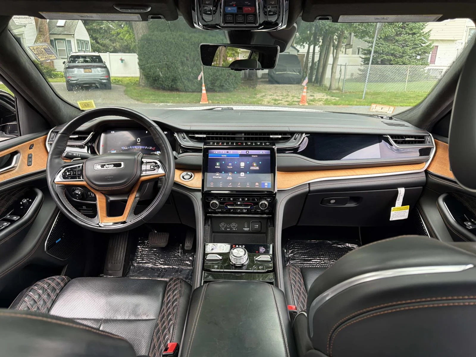 Used 2023 White Jeep Summit Reserve image 23