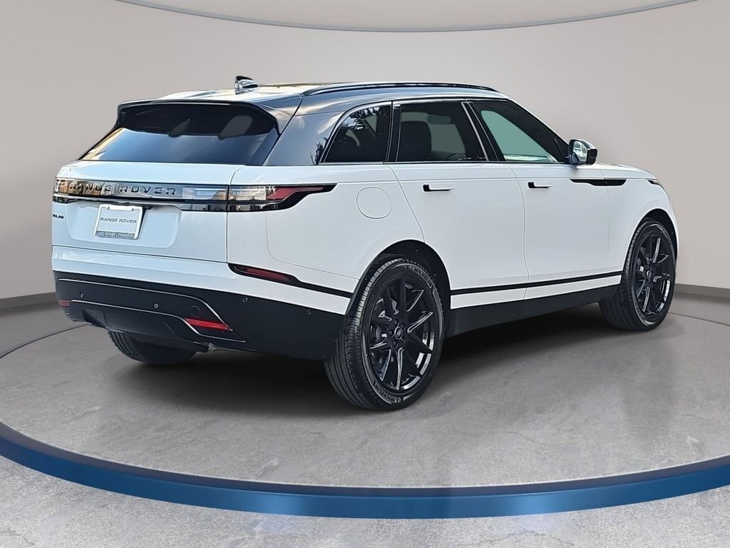 New 2026 Fuji White LAND ROVER Dynamic SE image 5