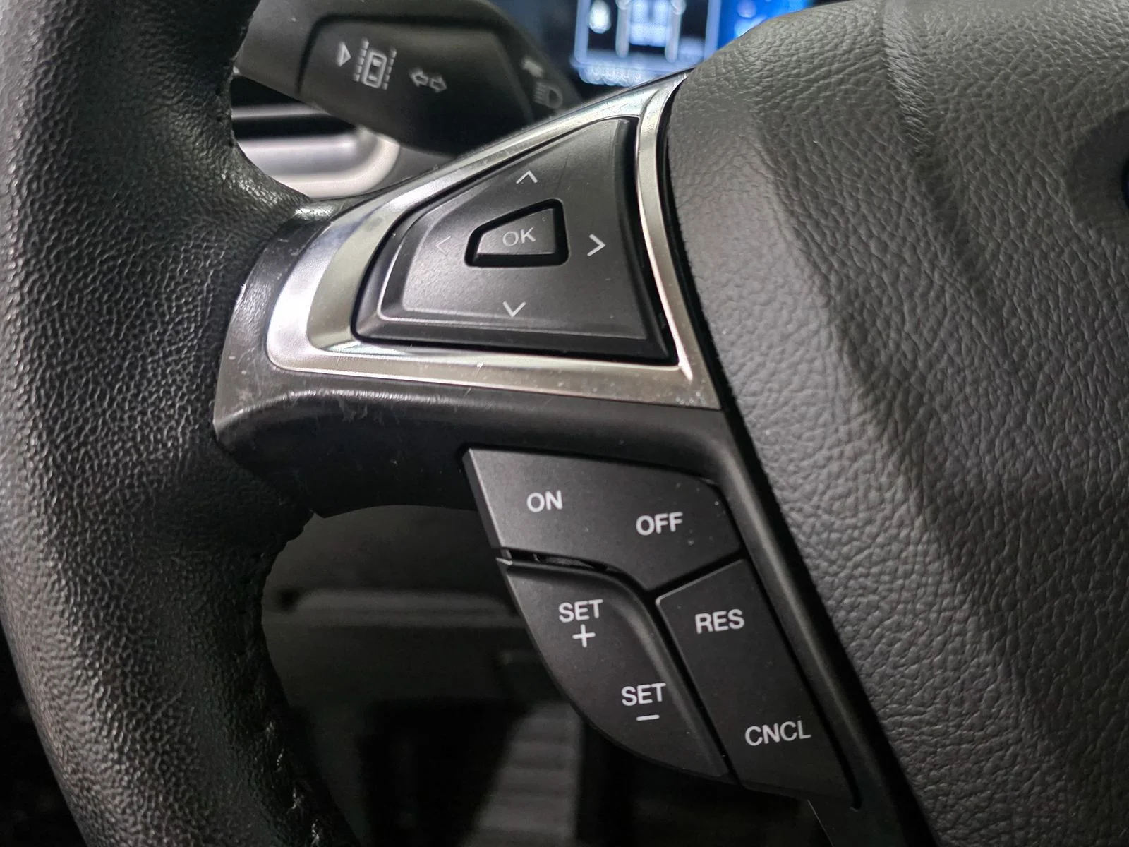 Used 2024 Agate Black Metallic Ford SEL image 34