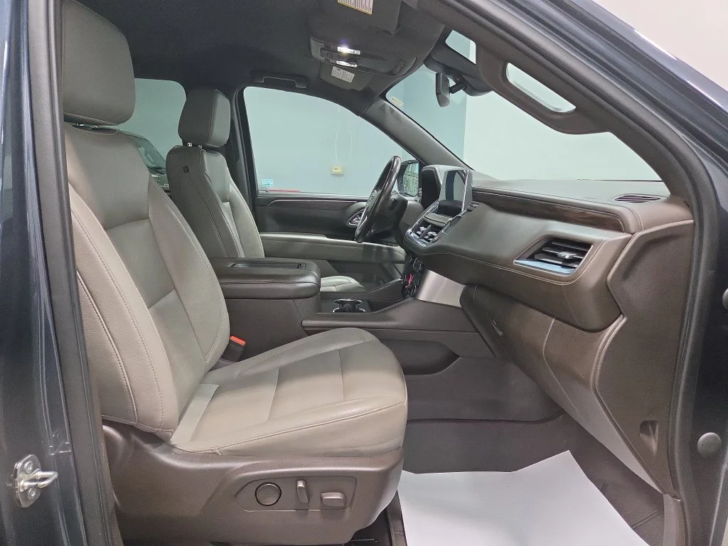 Used 2021 Gray Chevrolet Z71 image 19