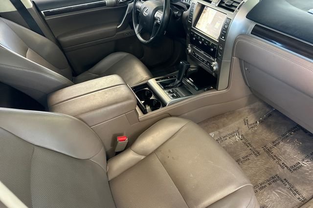 Used 2017  Lexus 460 image 18