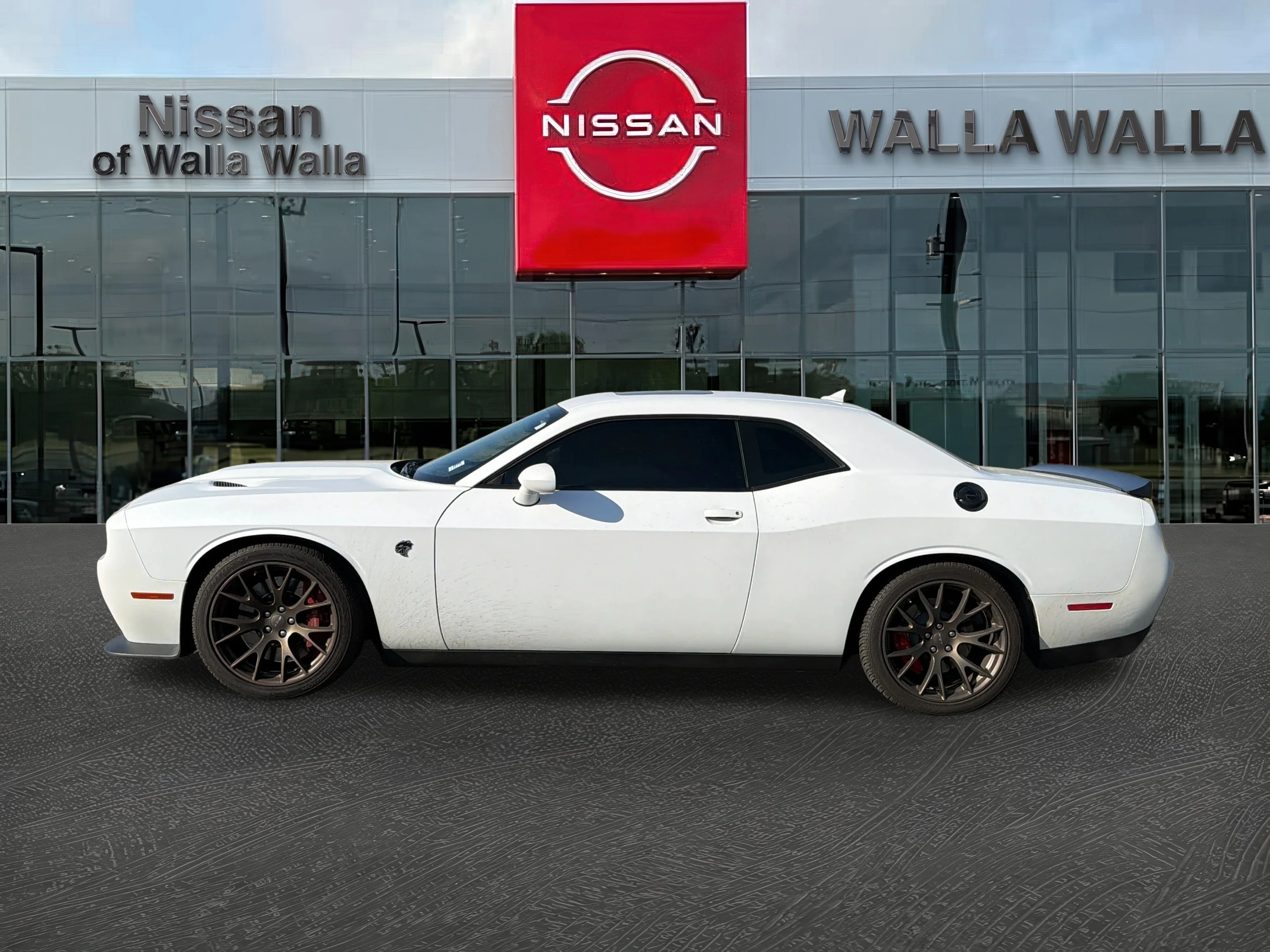 2016 Dodge Challenger SRT - Photo 4