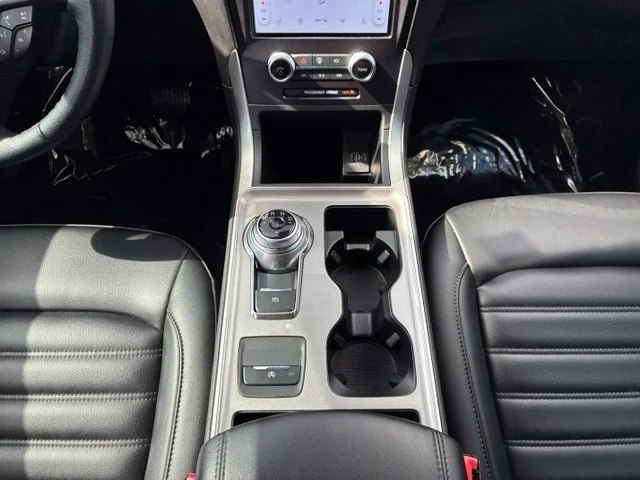Used 2024 Oxford White Ford SEL image 12