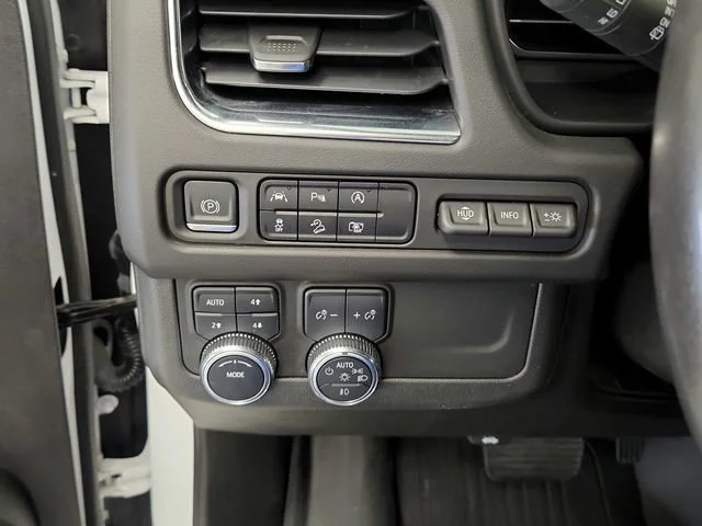 2023 GMC Yukon AT4 - Photo 27