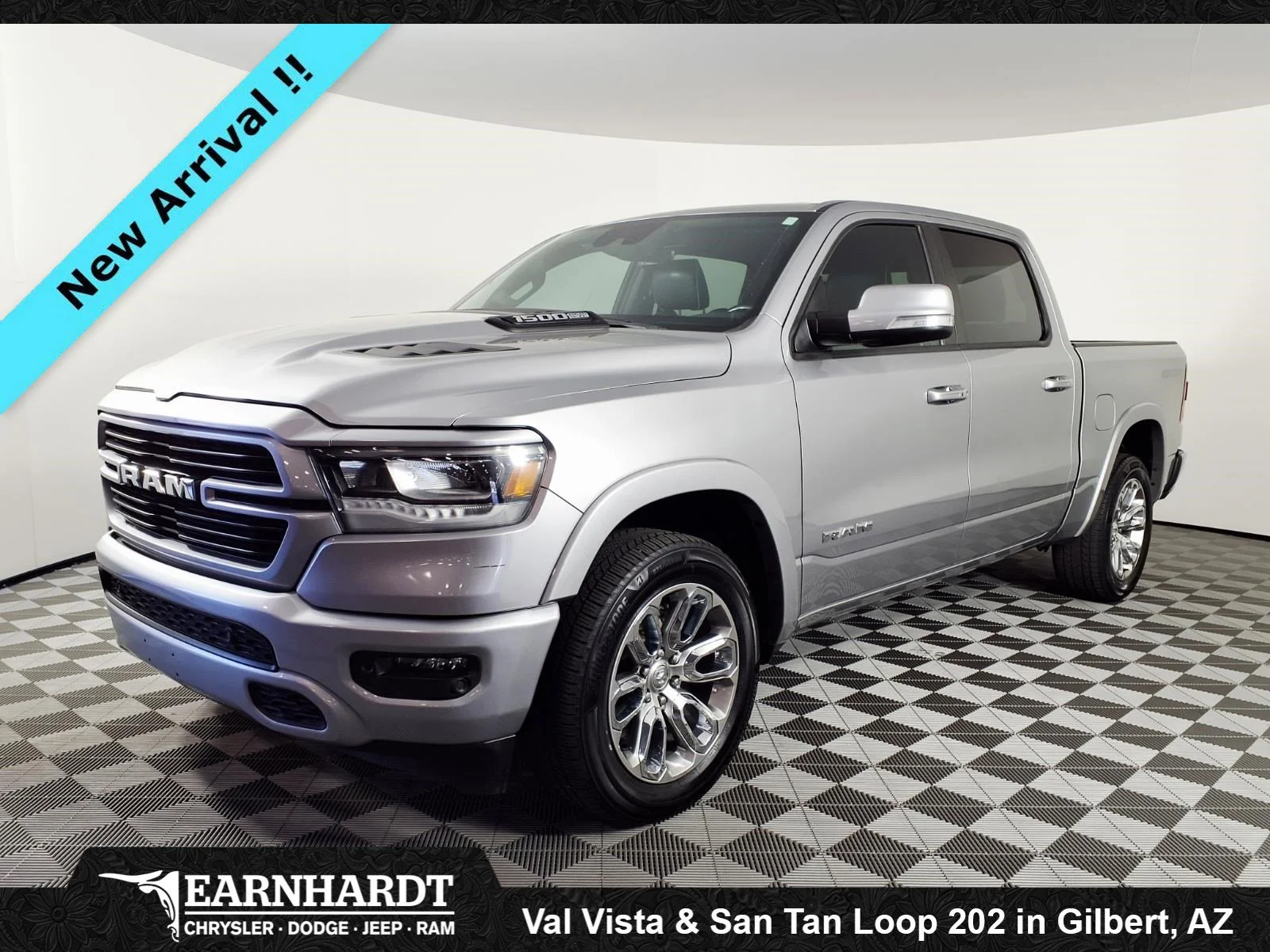 2022 RAM 1500 Laramie 4x4 Crew Cab 5'7's photo