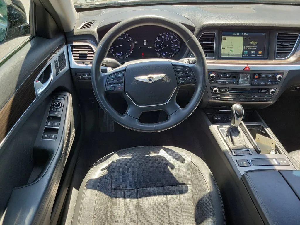 Used 2015 Black Hyundai 3.8 image 10