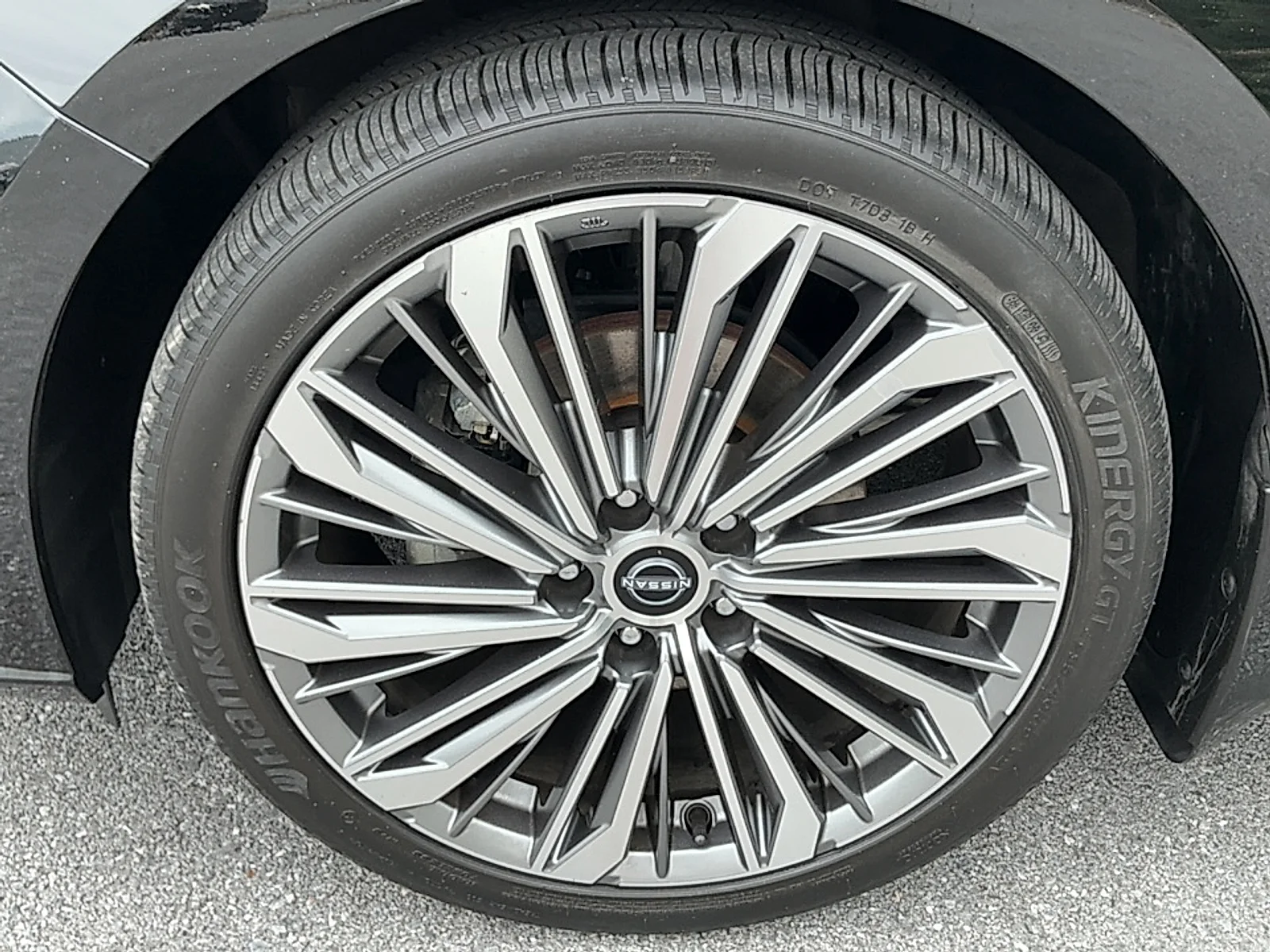 Used 2023 Super Black Nissan SL FWD image 5