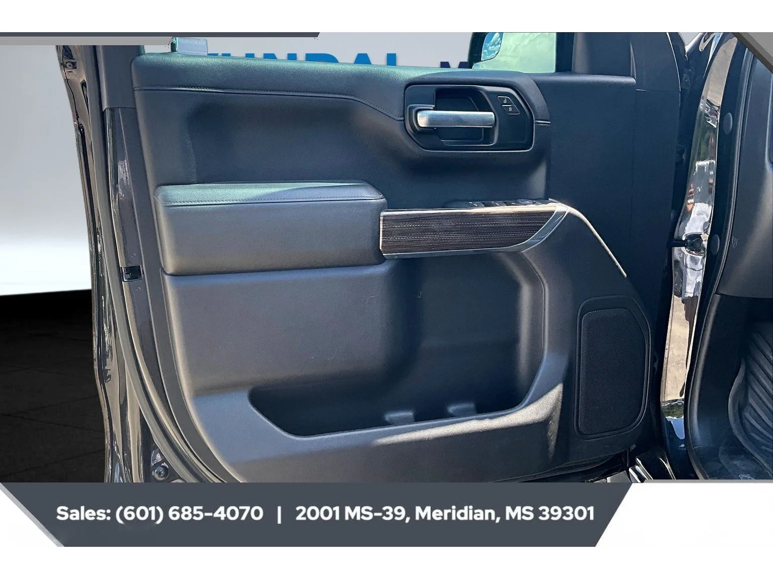 Used 2021 MOSAIC BLACK METALLIC Chevrolet LT image 17