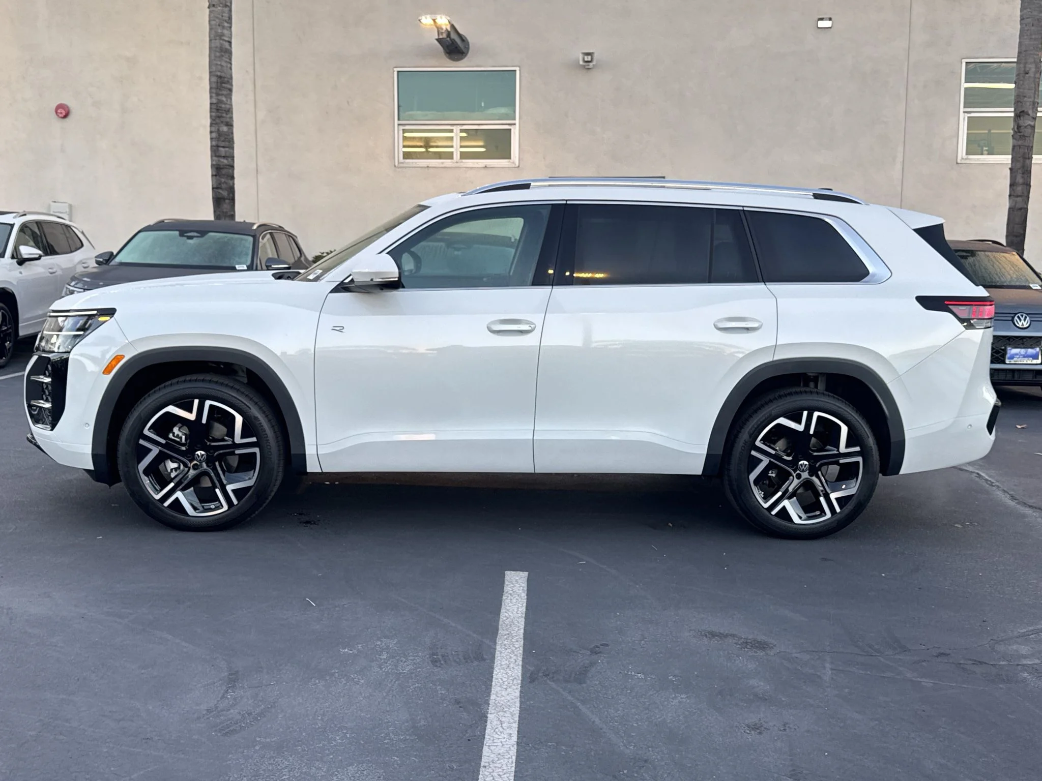 New 2027 Opal White Pearl Volkswagen SEL Premium R-Line image 4