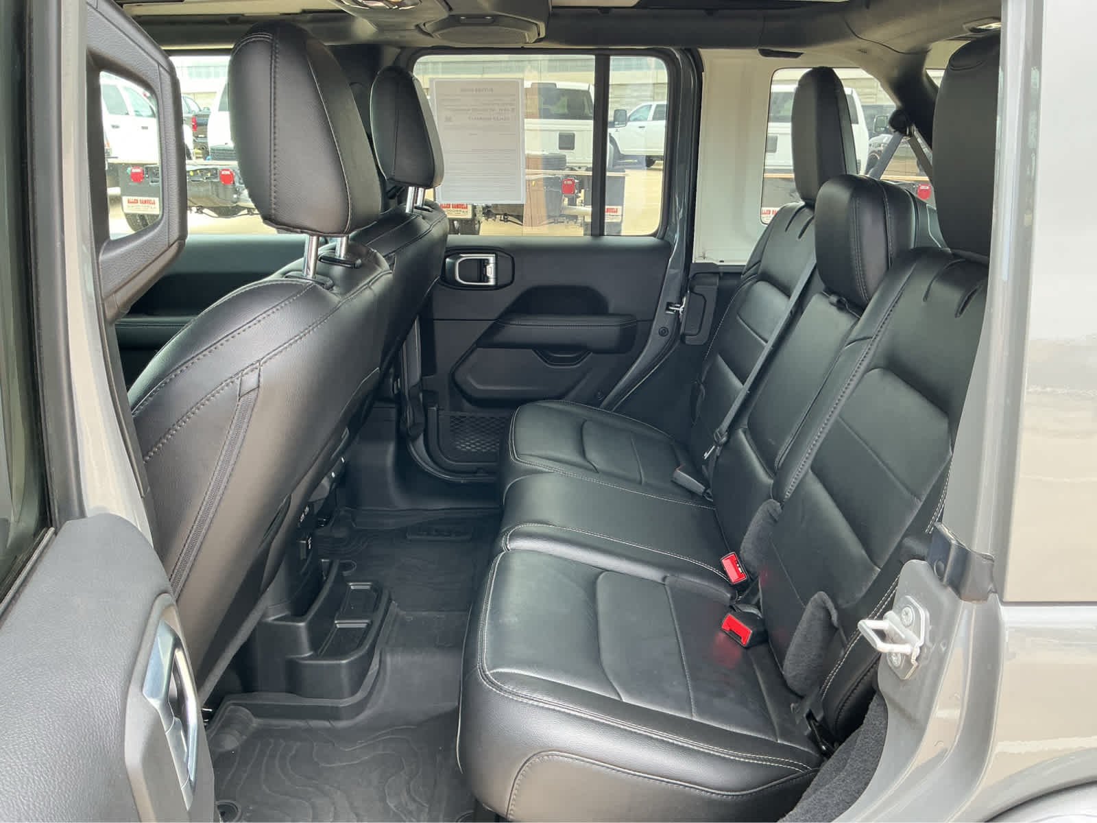 Used 2022 Sting-Gray Clearcoat Jeep Unlimited Sahara image 15
