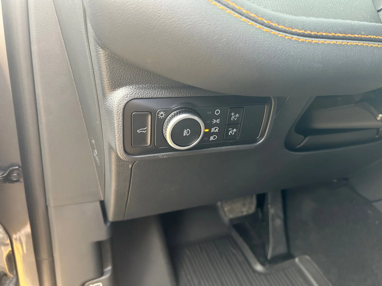 New 2026 Carbonized Grey Metallic Ford Tremor image 16
