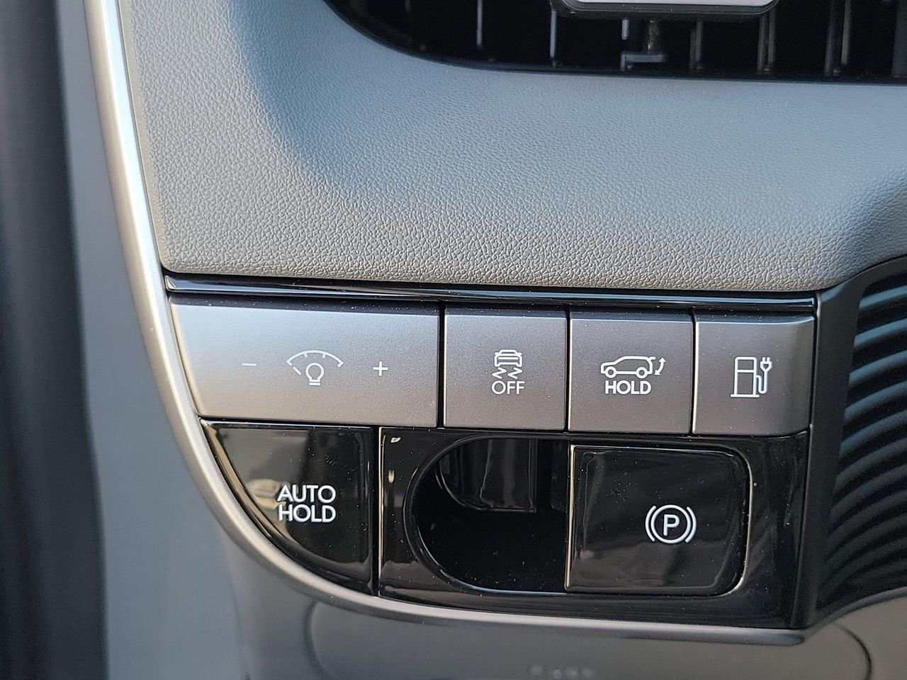 New 2026 Abyss Black Hyundai SEL image 15