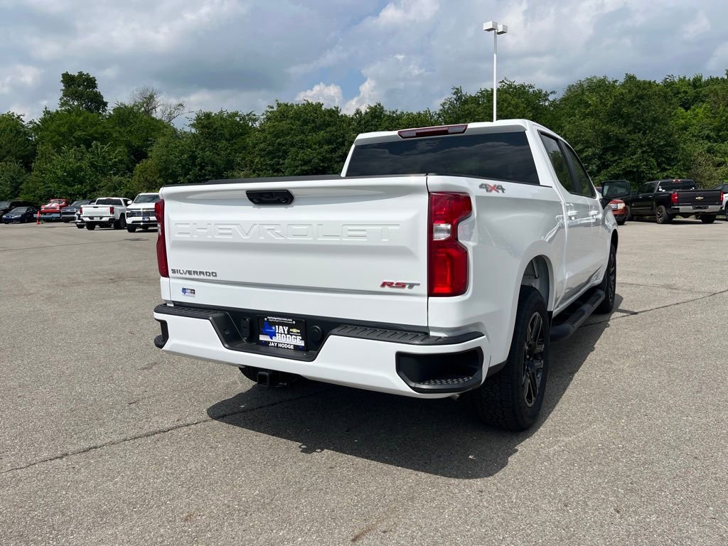 New 2026 Summit White Chevrolet RST image 5