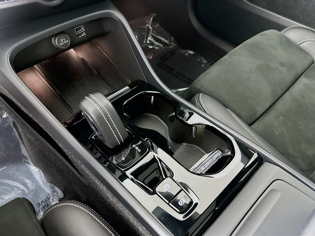 Used 2021 Gray Metallic Volvo R-Design image 21