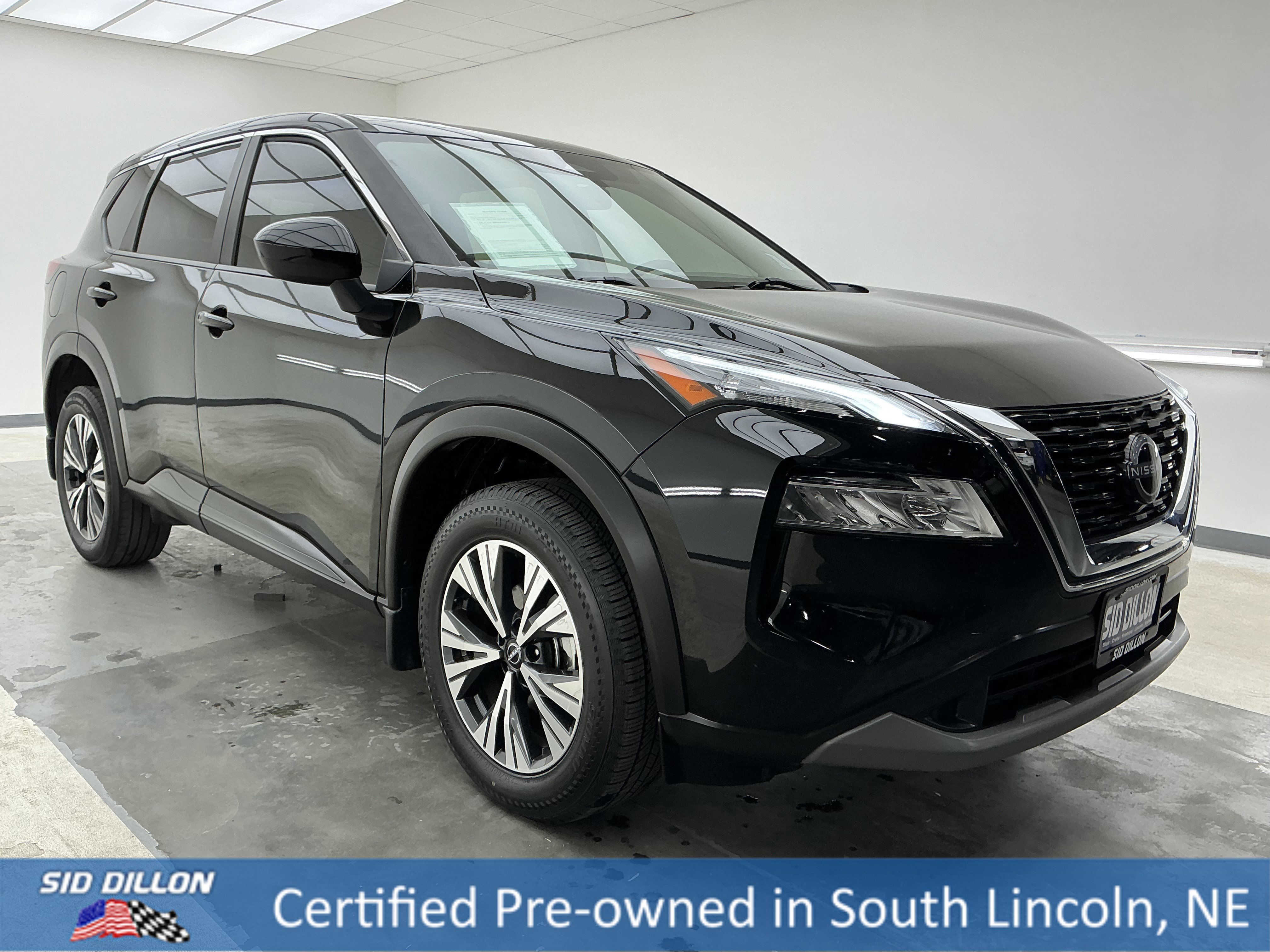 View vehicle photo 3