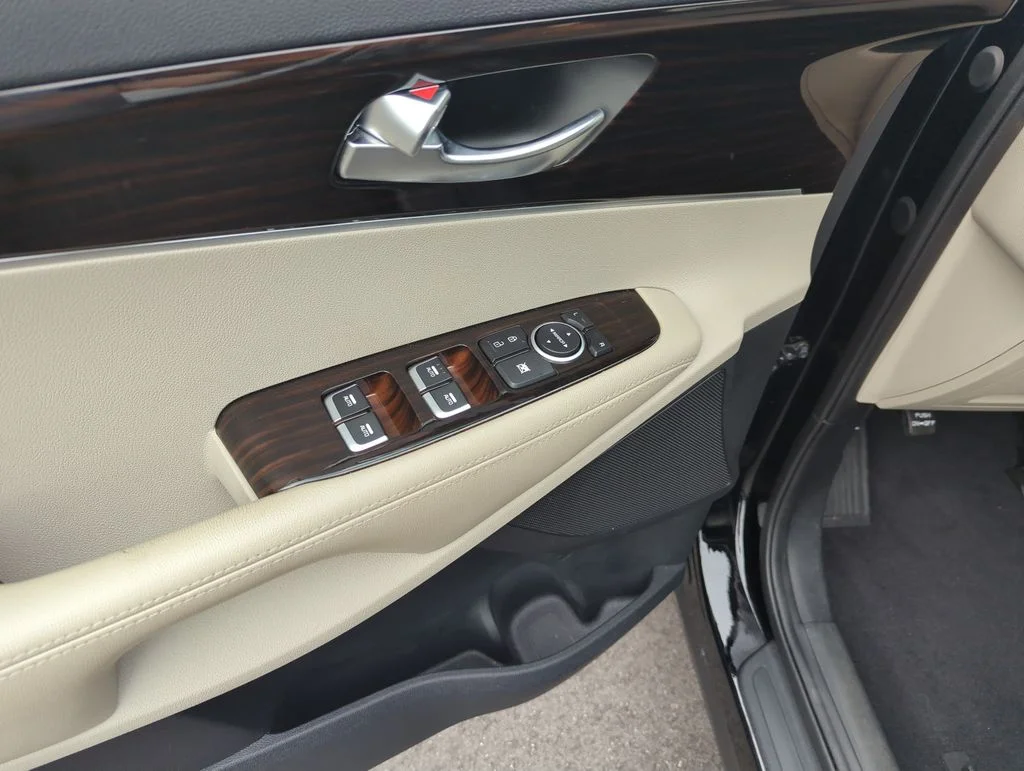 Used 2020 Black Kia LX image 19
