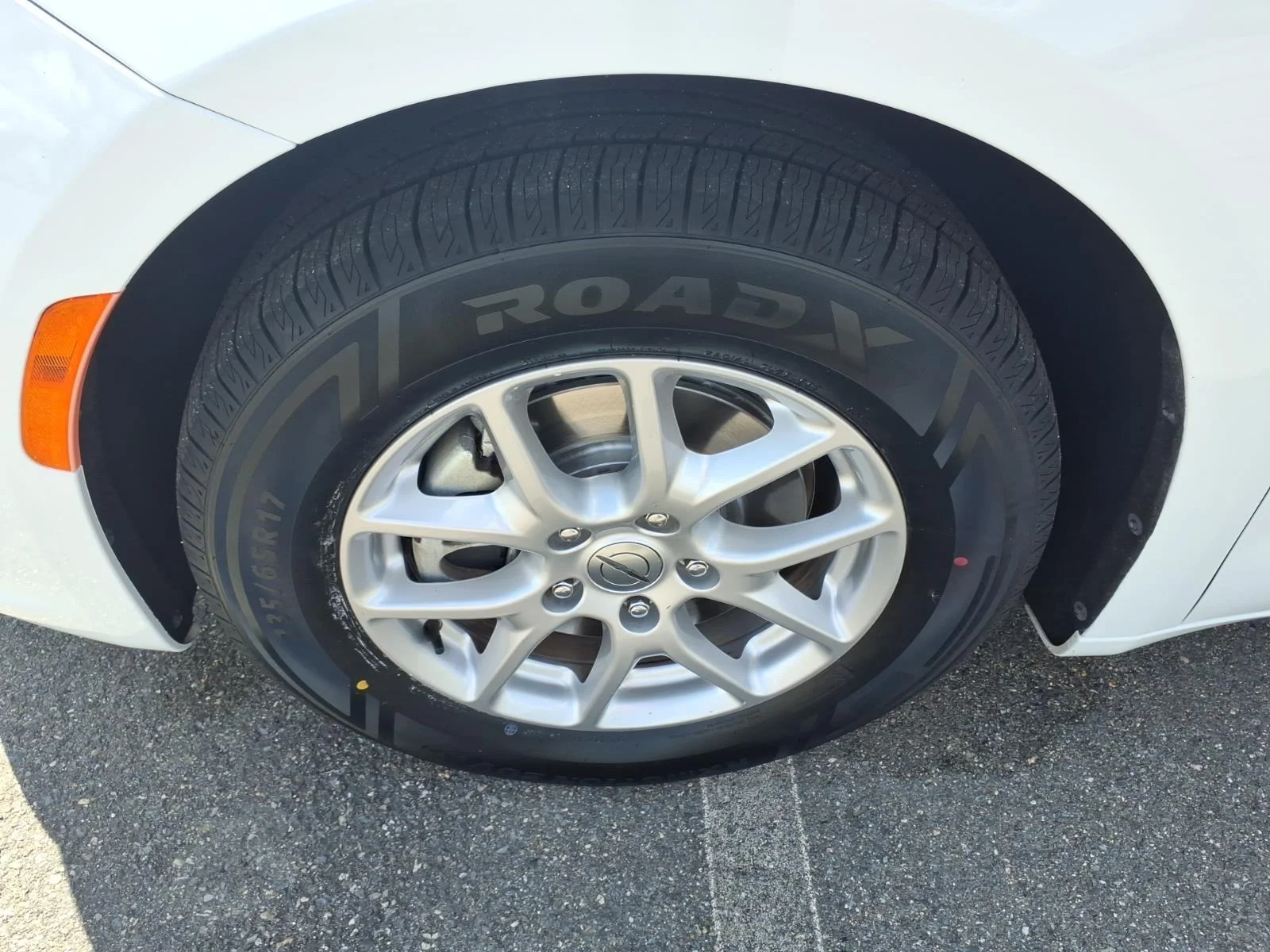 Used 2023 Bright White Clearcoat Chrysler Touring L image 9