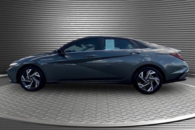 2024 Hyundai Elantra Limited - Photo 8