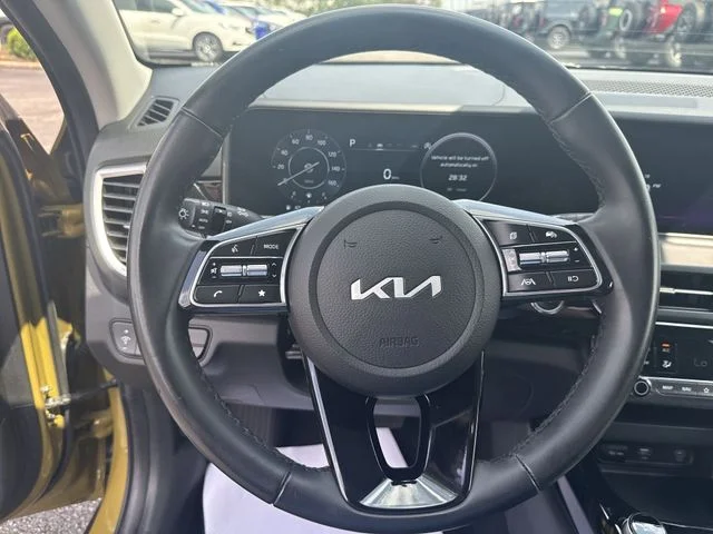 Used 2024 Green / Black Kia S image 13