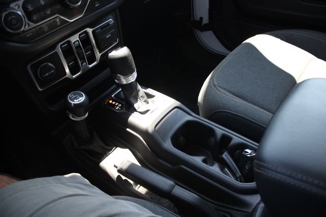 Used 2025 White Jeep Sahara image 11