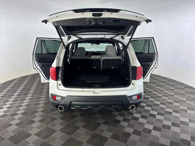Used 2023 White Honda EX-L image 20