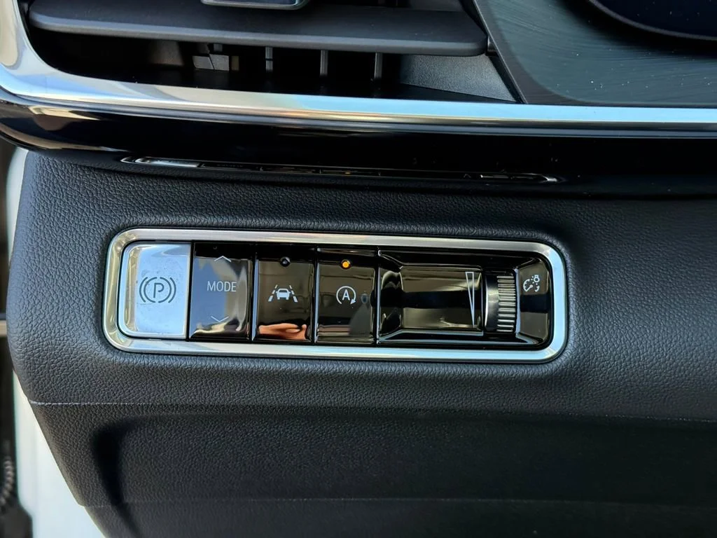 New 2026 Summit White Buick Preferred image 21
