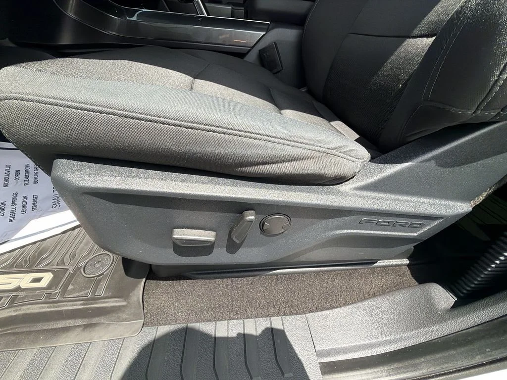 Used 2022 White Ford XLT image 18
