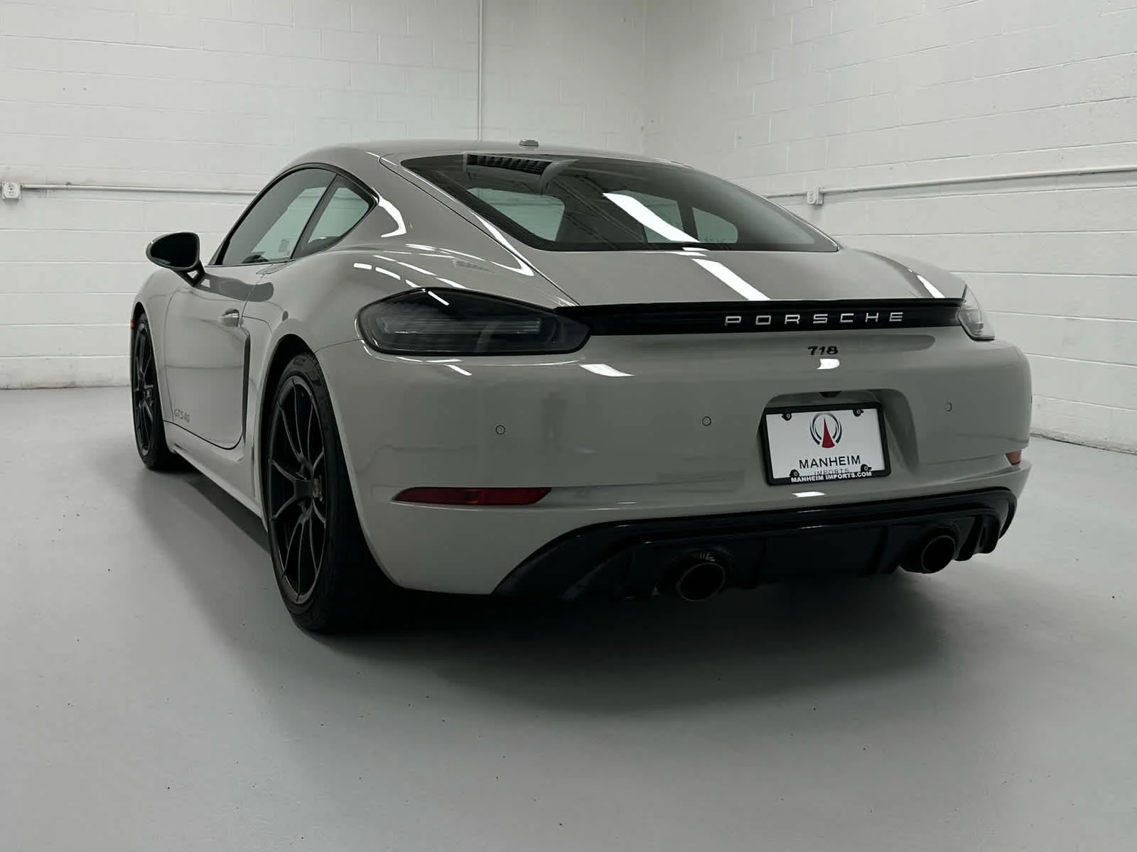 Used 2025 Chalk Porsche GTS 4.0 image 8
