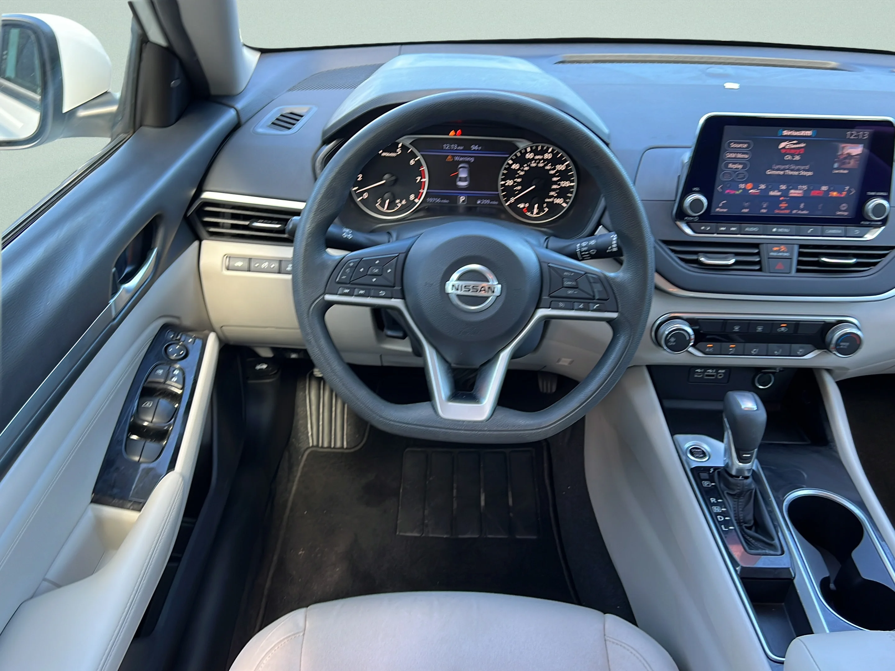 Used 2021 Pearl White Tricoat Nissan 2.5 SV image 19