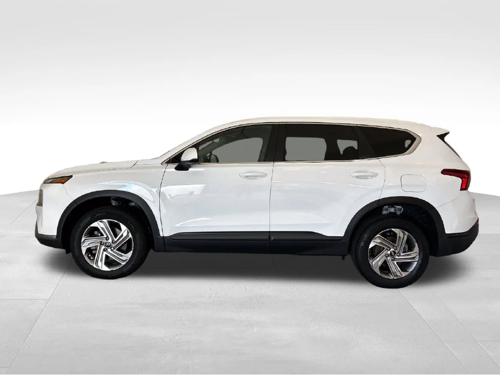 Used 2023 White Hyundai SE image 2