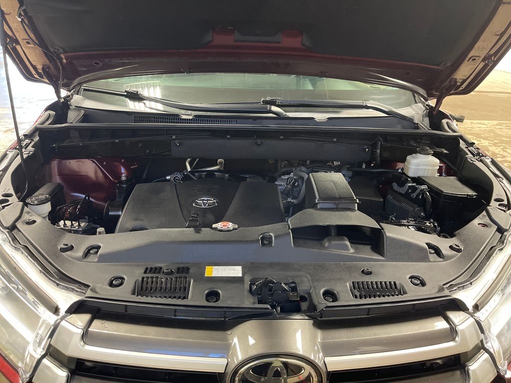 Certified Used 2019 Red Toyota XLE image 9