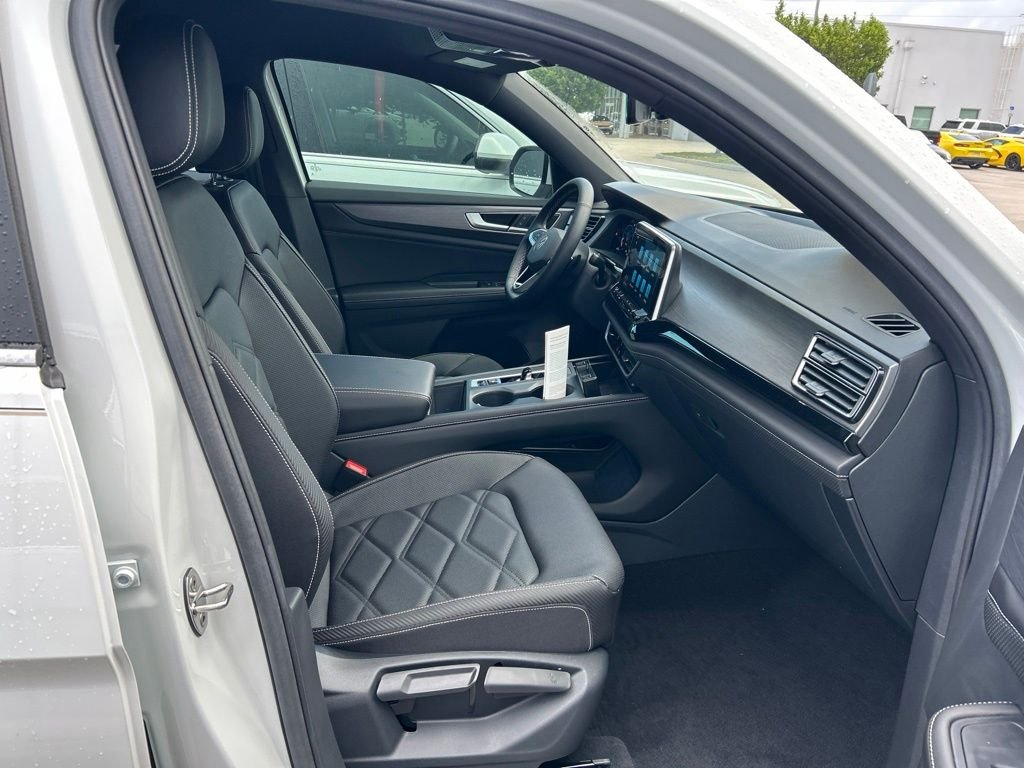 New 2026 White Volkswagen 2.0T SE image 40