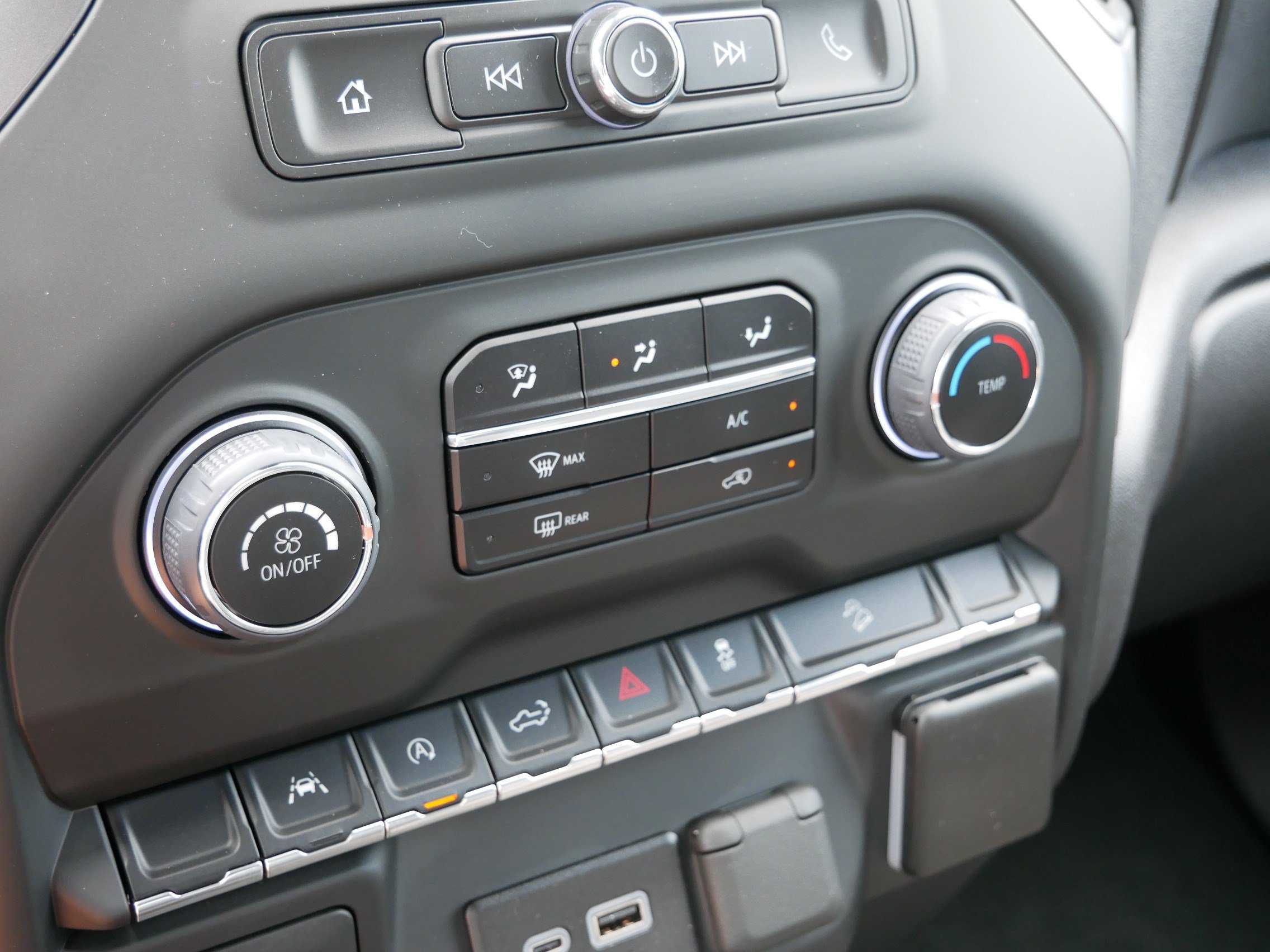 2024 Chevrolet Silverado 1500 Custom - Photo 22