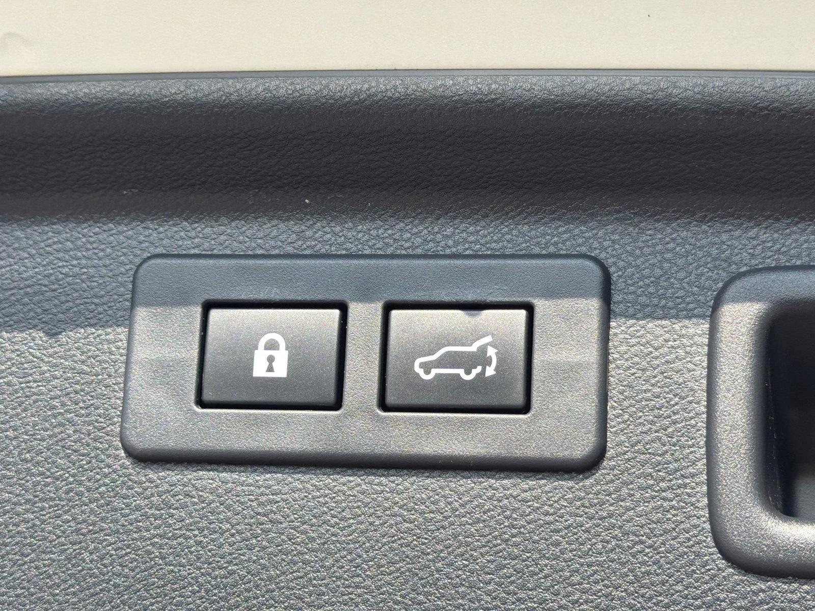 Used 2021 Crystal White Pearl Subaru Premium image 36