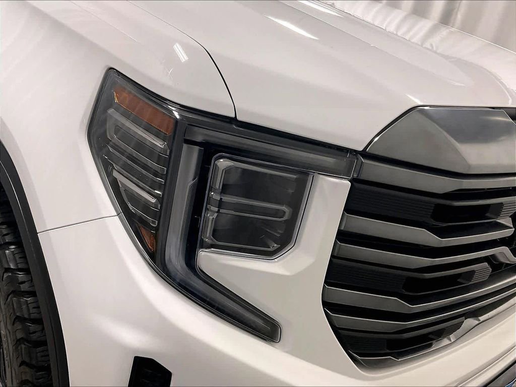 Used 2024 White GMC AT4 image 56