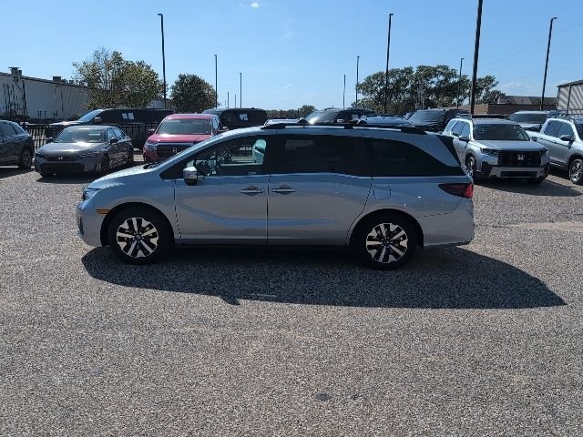 New 2026 Solar Silver Metallic Honda EX-L image 2