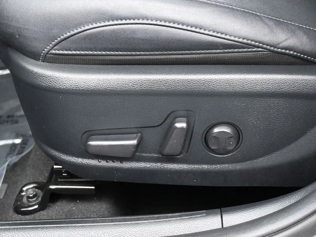 Used 2025 Steel Gray Kia EX image 12