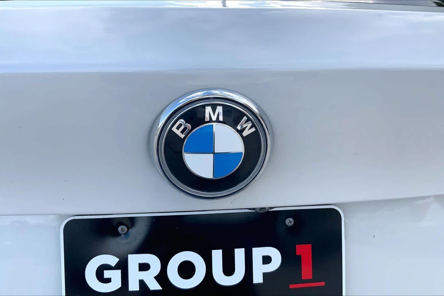 Used 2017 Alpine White BMW xDrive28i image 30