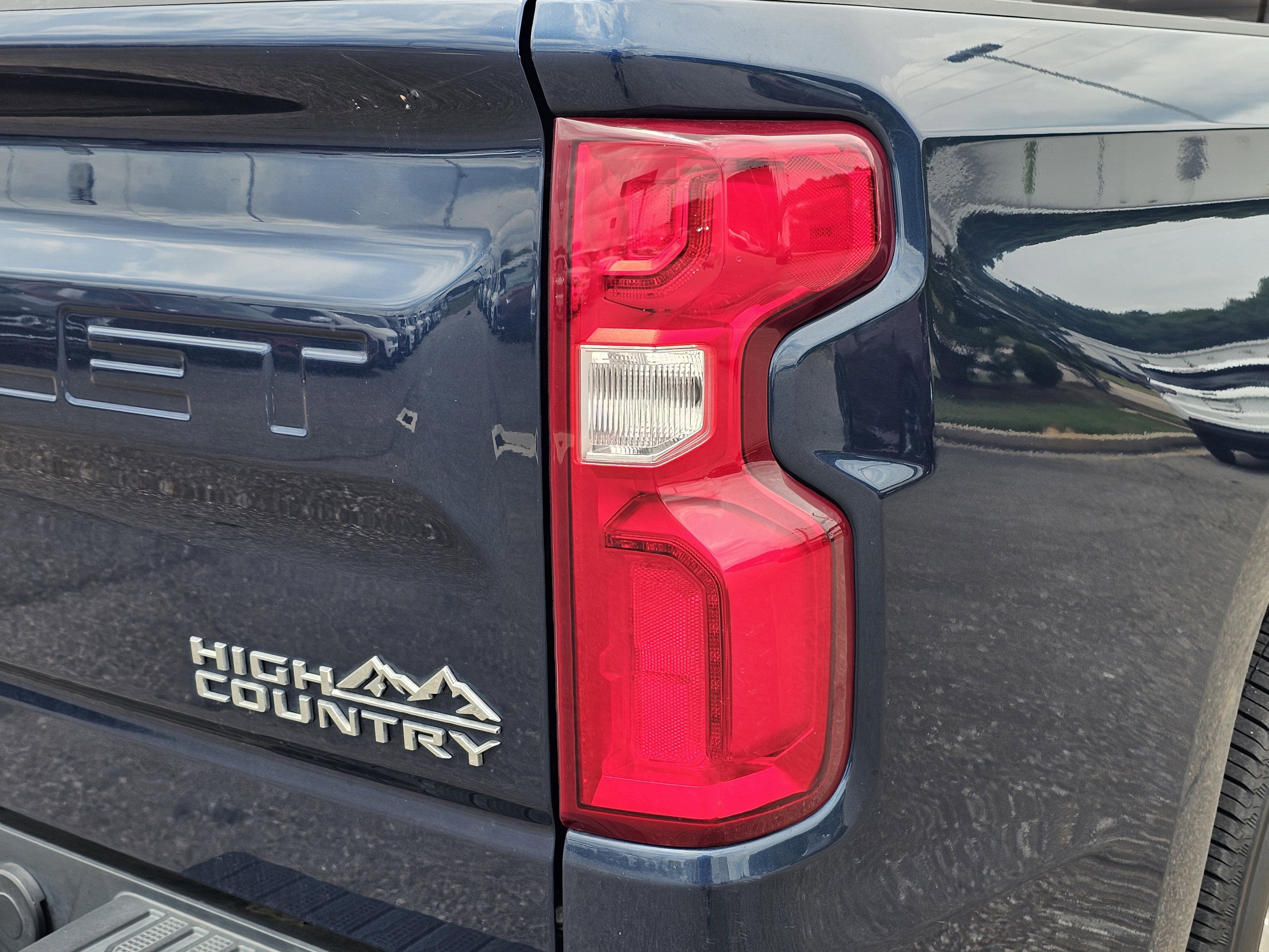 Used 2021 Northsky Blue Metallic Chevrolet High Country image 11