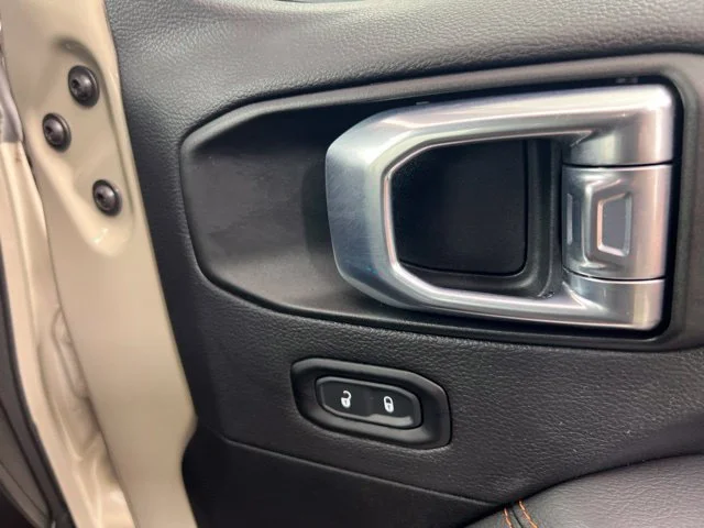 Used 2022 Beige Jeep Mojave image 27