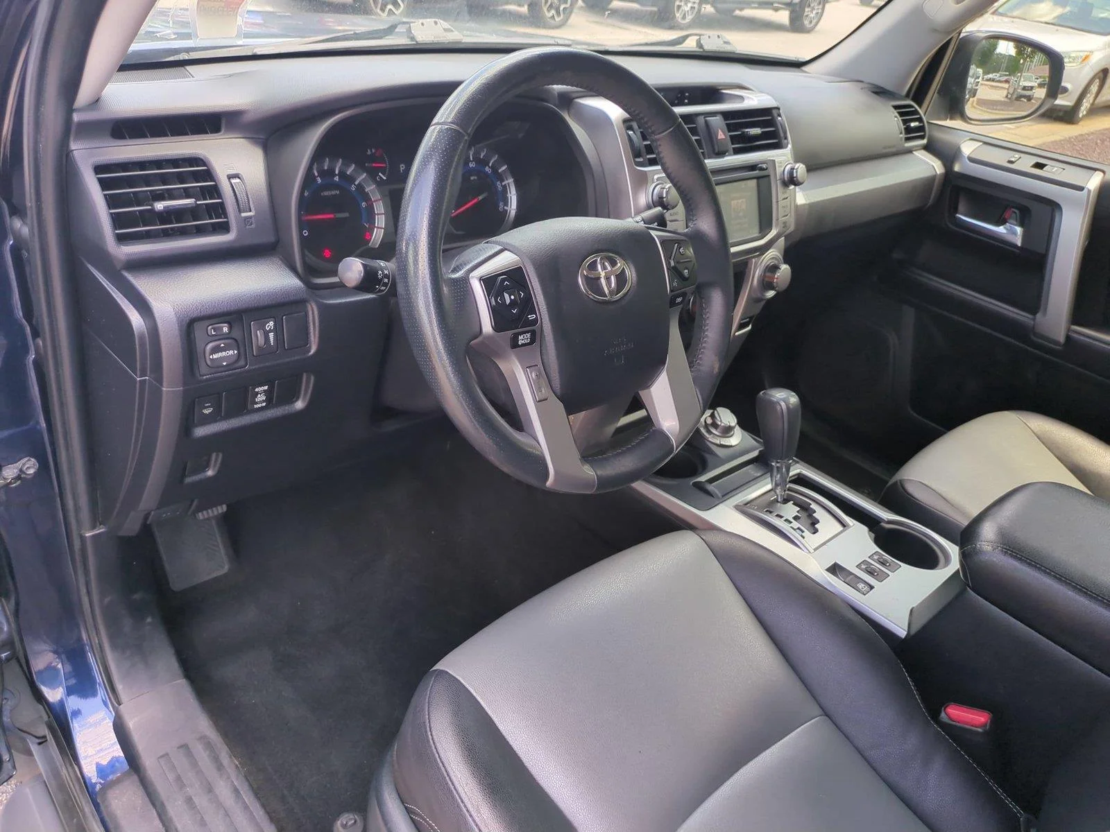 Used 2018 Nautical Blue Metallic Toyota SR5 Premium image 19